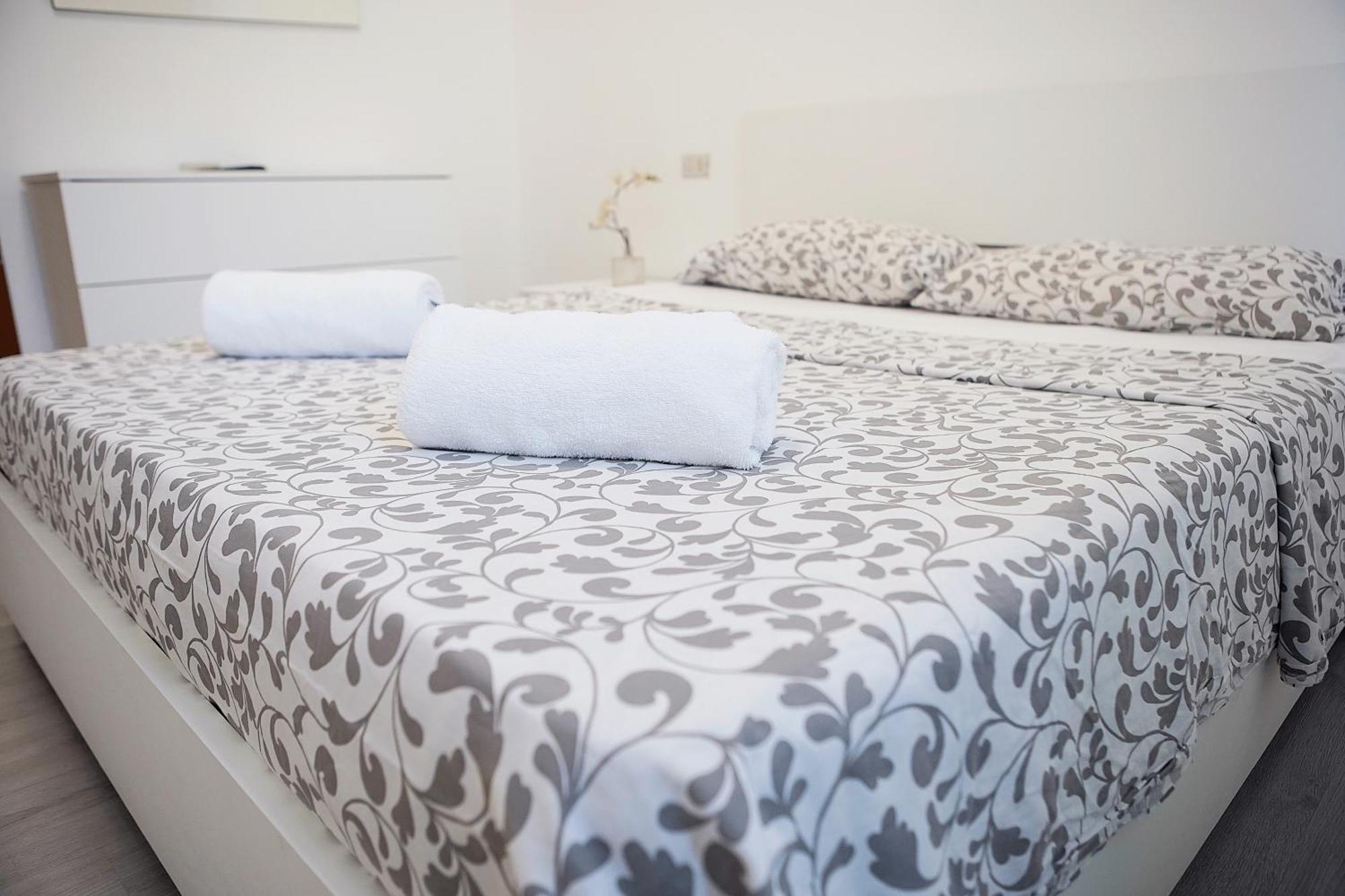 Toma Apartment Trilocale Moderno Per Max 6 Persone Milan Bagian luar foto