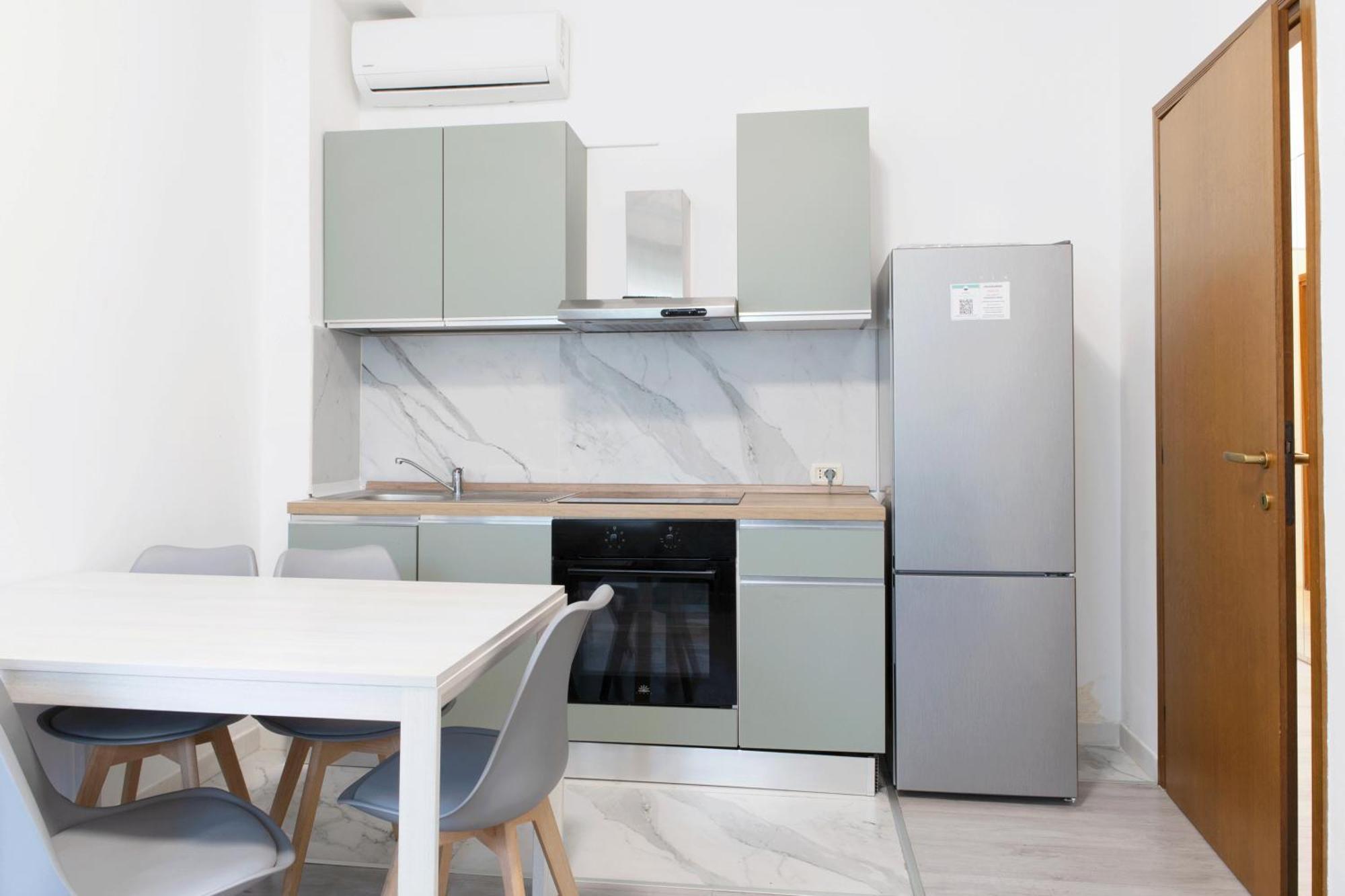 Toma Apartment Trilocale Moderno Per Max 6 Persone Milan Bagian luar foto